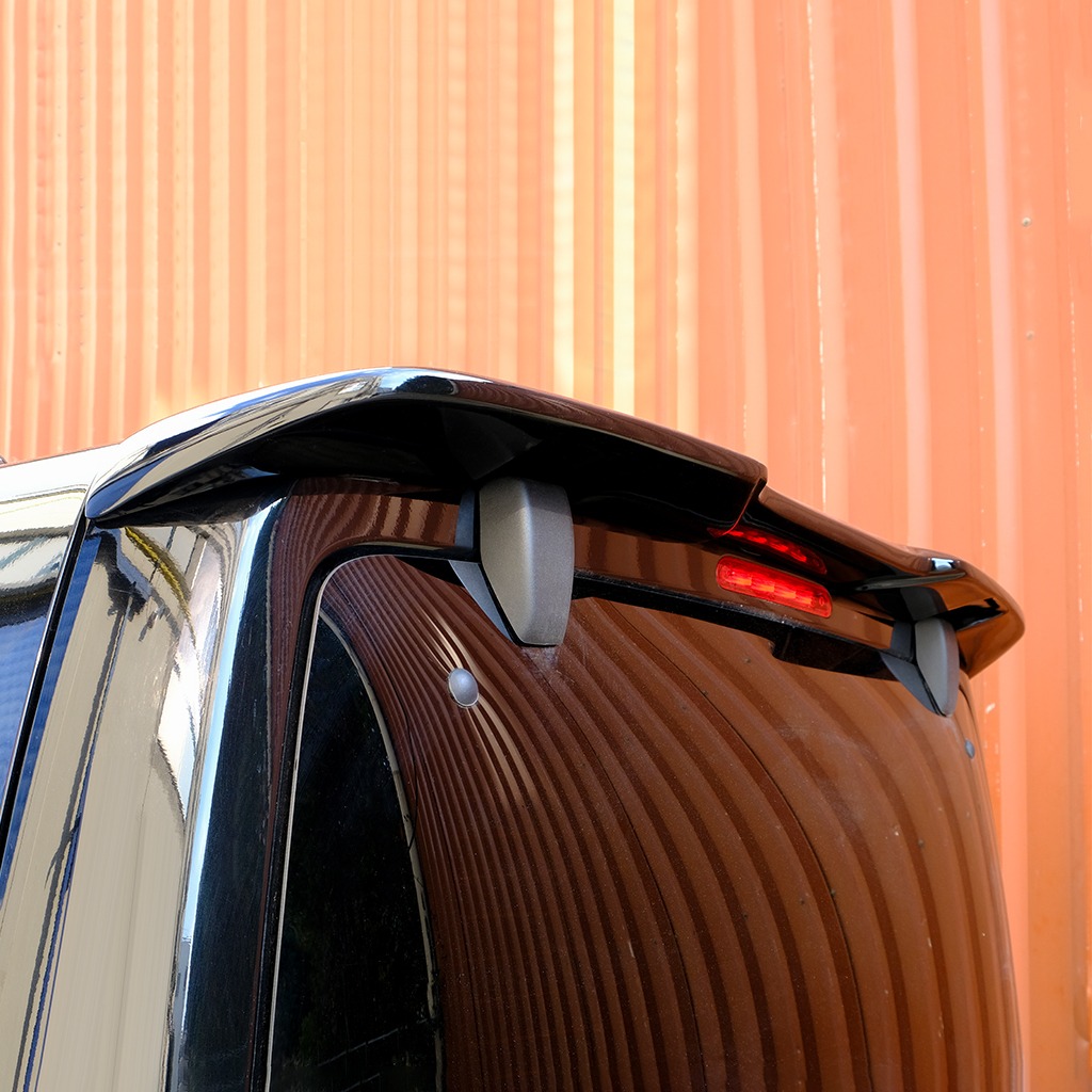 Peugeot Expert Traveller Arka Cam Açılır Spoiler